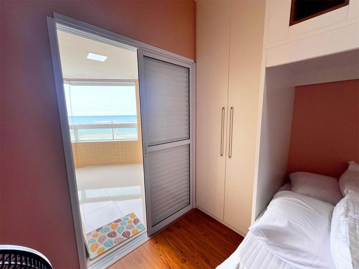 Frente Mar - 2 Vagas De Garagem Gratis * Praia Grande (Santos)